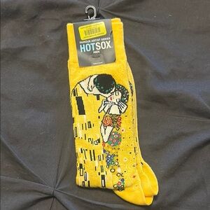 Hot Sox Men's Yellow Art Series Socks “The KISS” Gistav Klimt